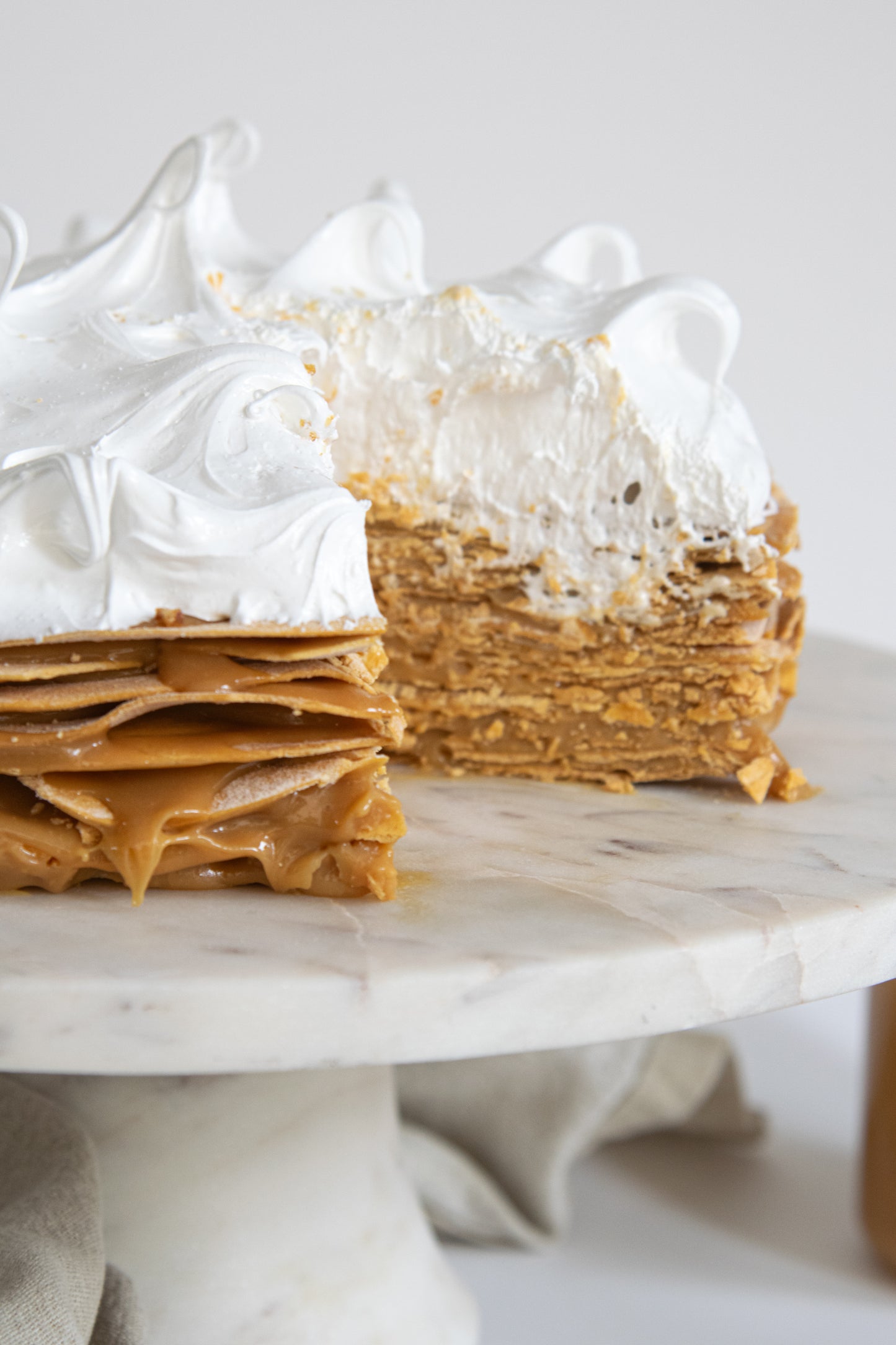 HOJARASCA CON MERENGUE